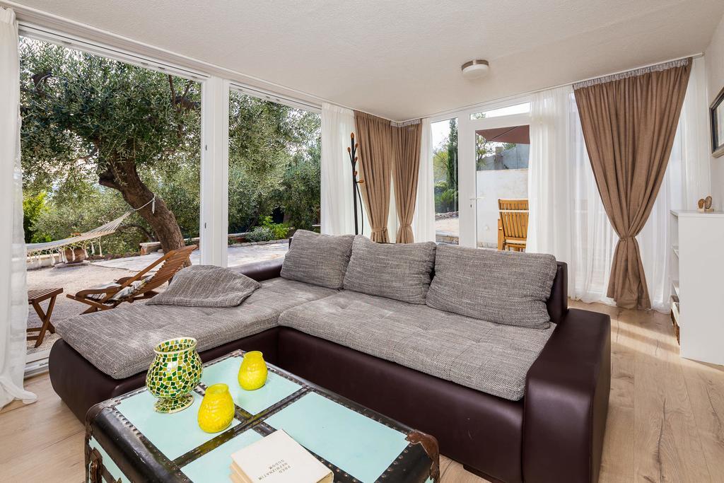 Holiday Home Zlatni San - Private Heated Pool Bol Room photo
